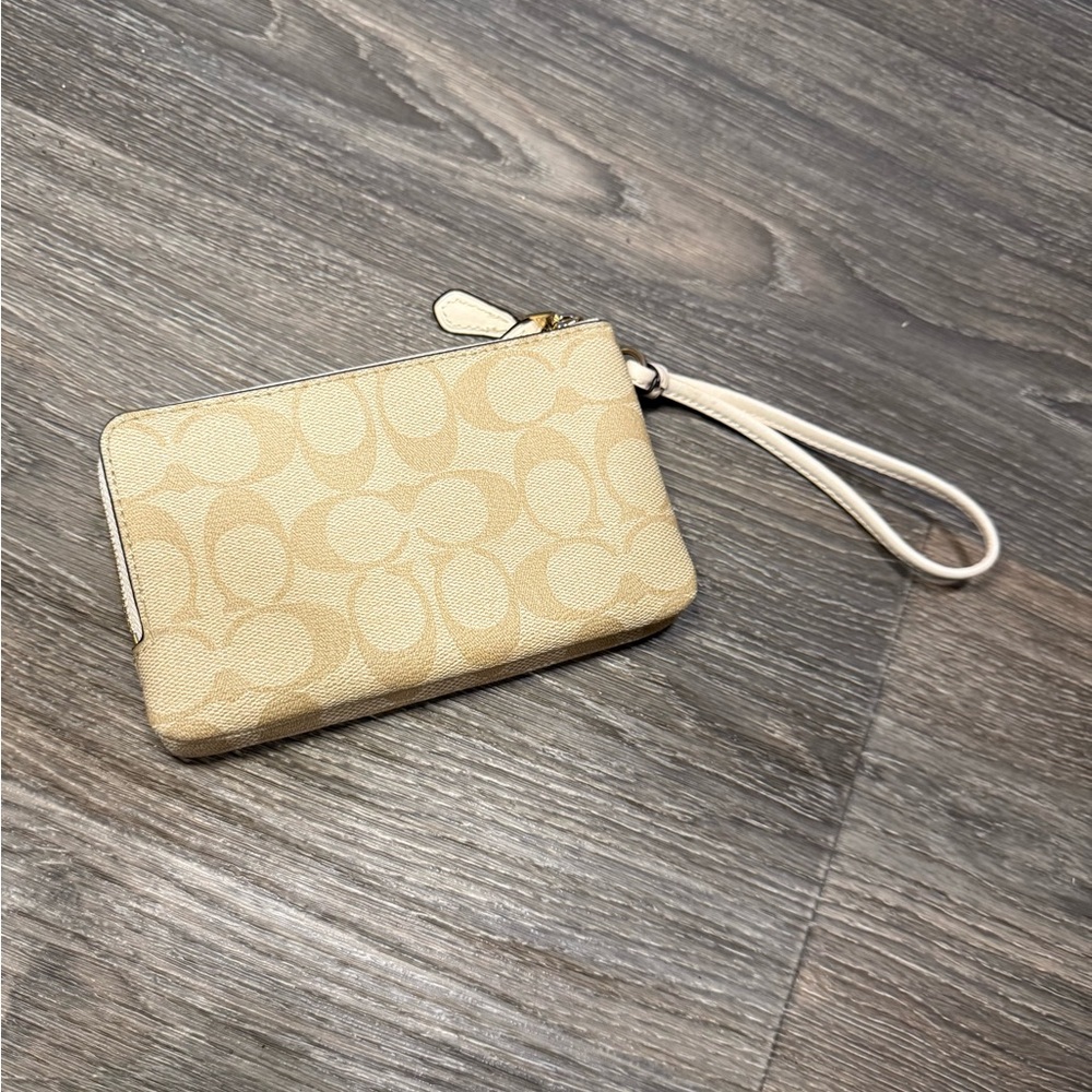 |SOLD| coach double corner zip wristlet wallet - Picture 2 of 4